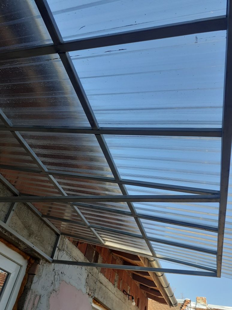 Vand terasa acoperita cu placi policarbonat