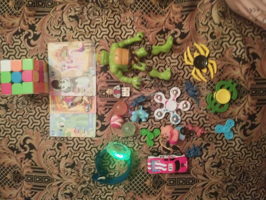 Bolalar oʻyinchoqlar toʻplami arzon narxda