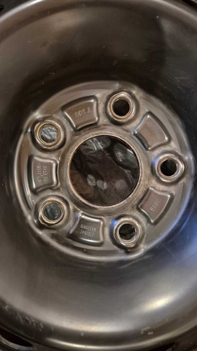 Cauciucuri 2024 r15 toyota corolla 5x114.3 iarna Vredestein 185 65 15