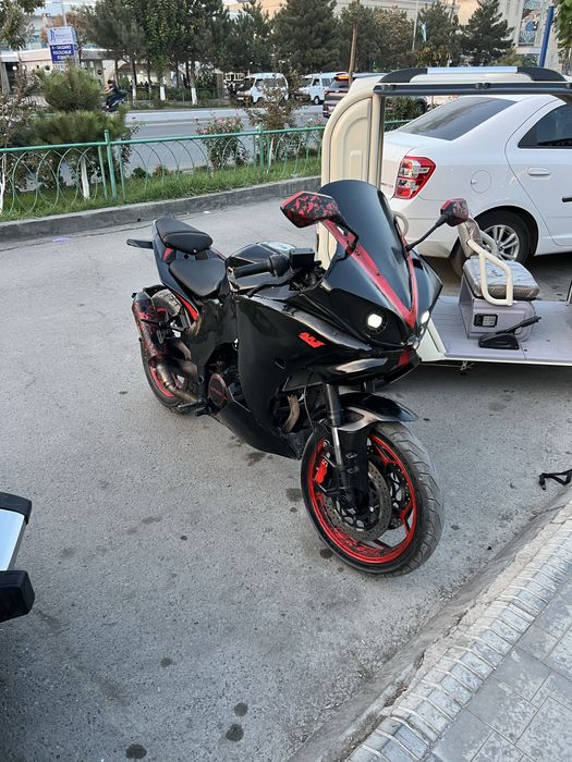 Yamaha R1 zonsen mator