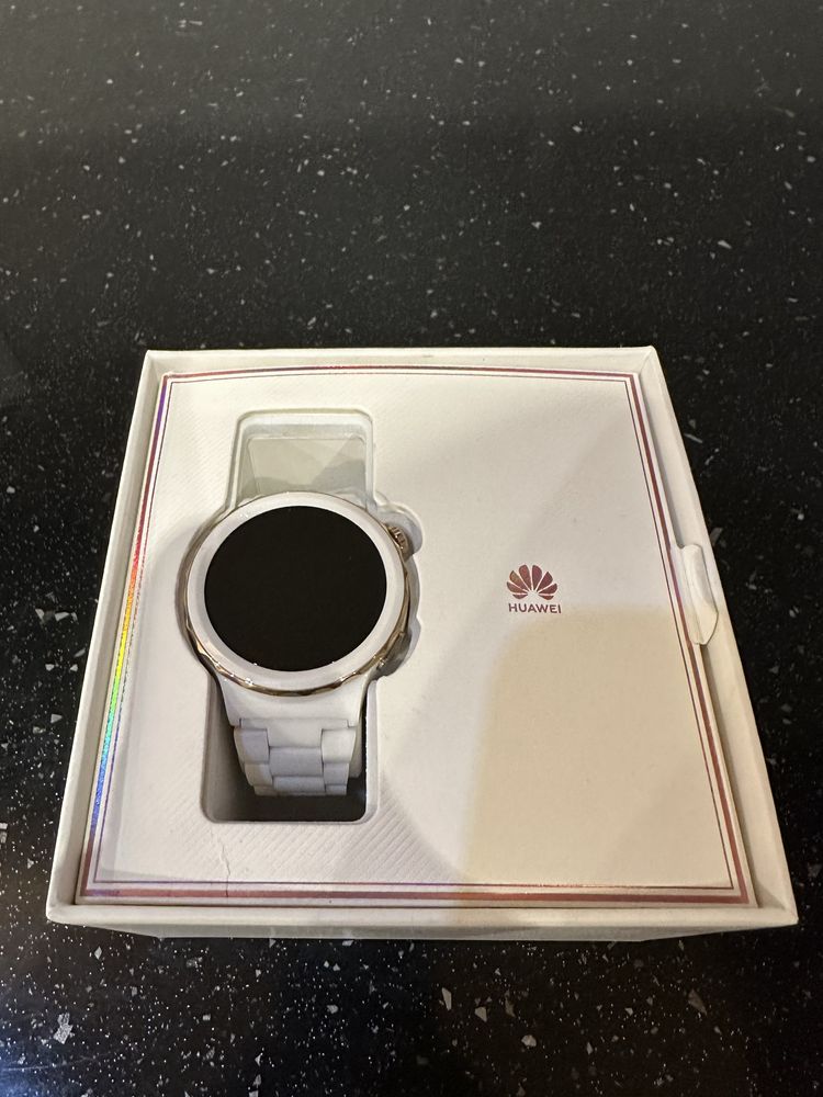 Huawei Watch GT 3 Pro Gold Bazel White Ceramic