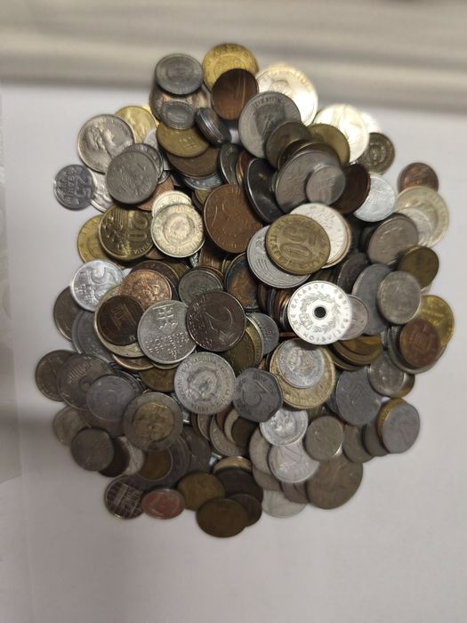 Vând monede la kilogram