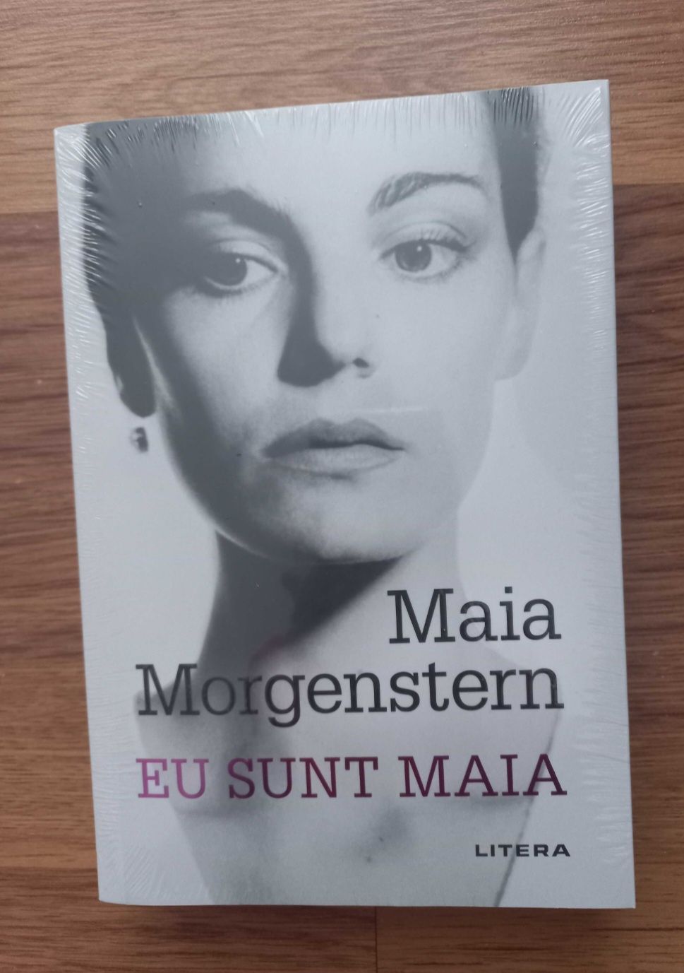 Cartea "Eu sunt Maia" de Maia Morgenstern