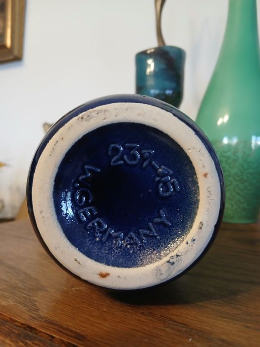 Vaza din porțelan,tehnica Fat lava