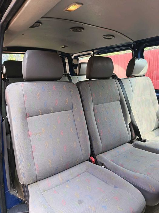 Vand Volkswagen t5 din 2008 model lung 8+1locuri.
