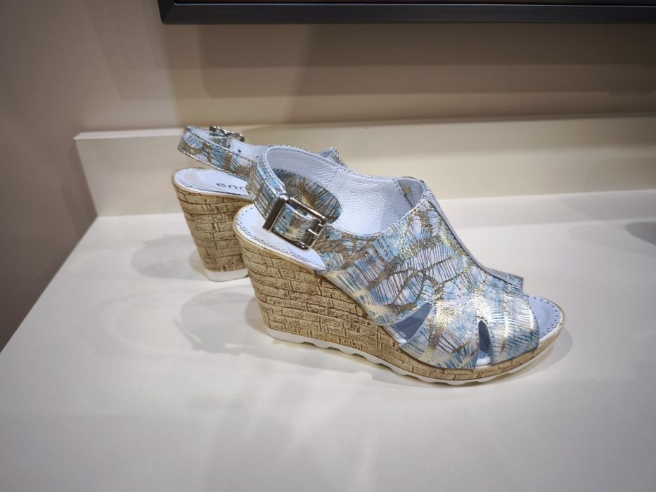 НОВИ - Дамски сандали - естествена кожа