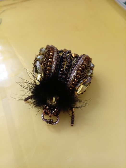 Продается Брошка ПЧЕЛА