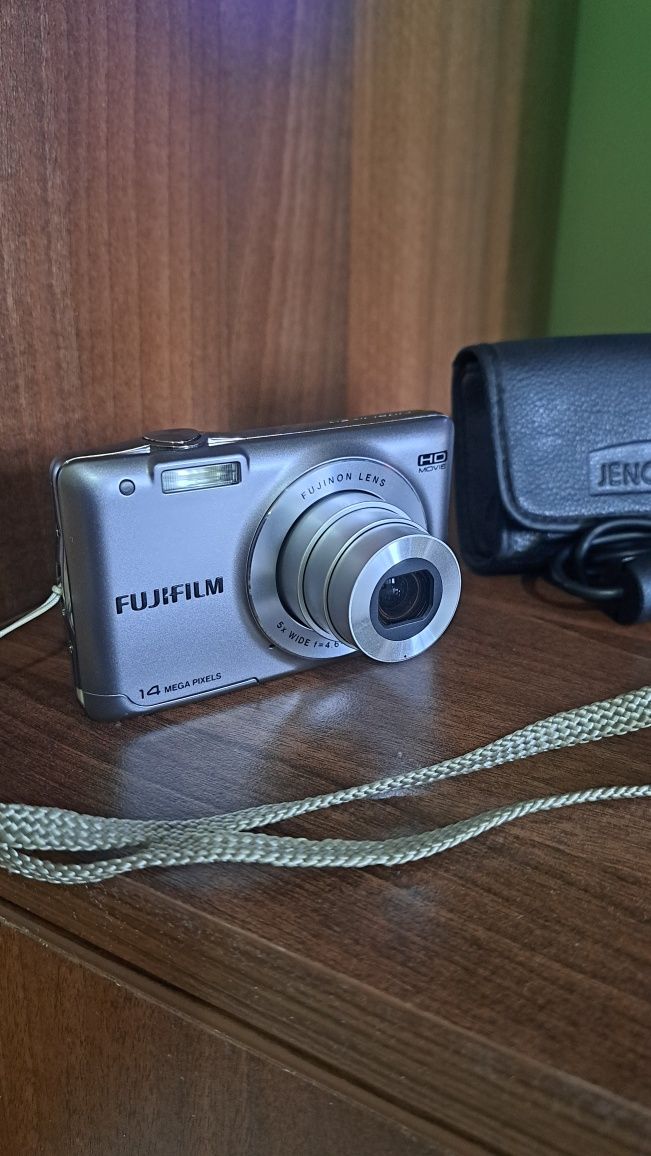 Aparat foto Fujifilm Finepix JX490 super OFERTĂ card 16GB plus husă