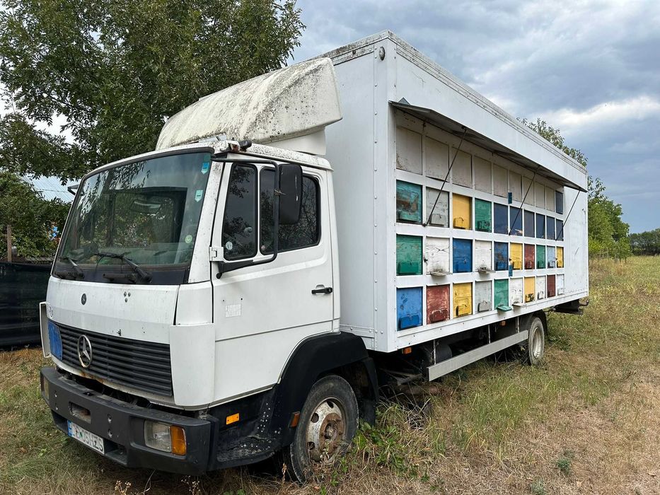 Camion apicol Mercedes-Benz 814