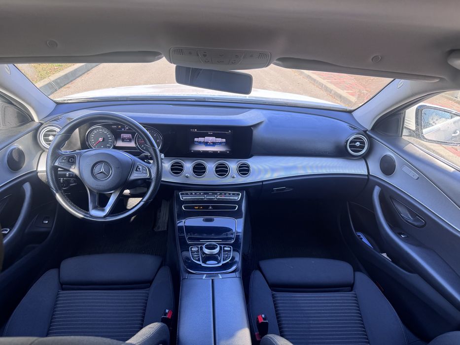 Mercedes E-Class 220D