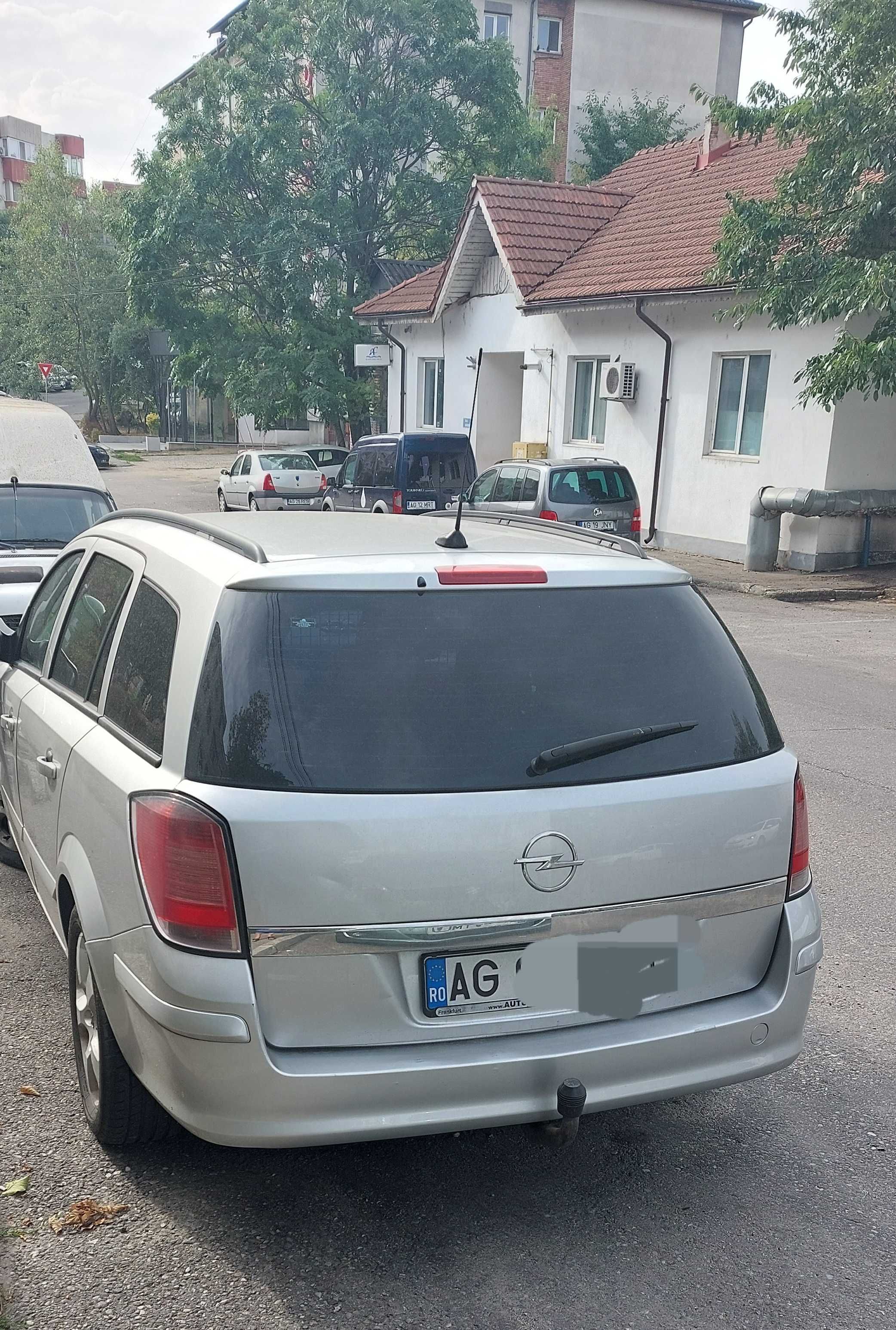Opel Astra H 1.9 - 150 Cp, Xenon