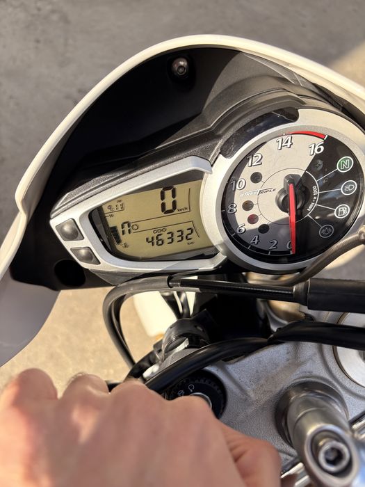 Triumph street triple 675 2010