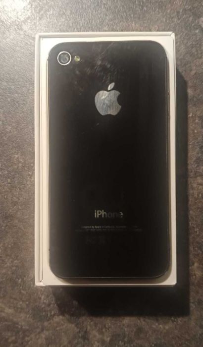 Телефон iPhone 4S