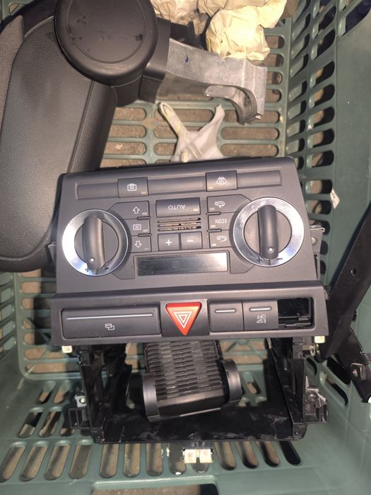 Panou clima / Buton avarii / Aeroterma habitaclu Audi A3 8P