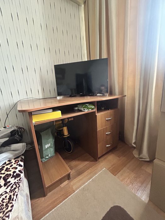 Продам компьютерный стол