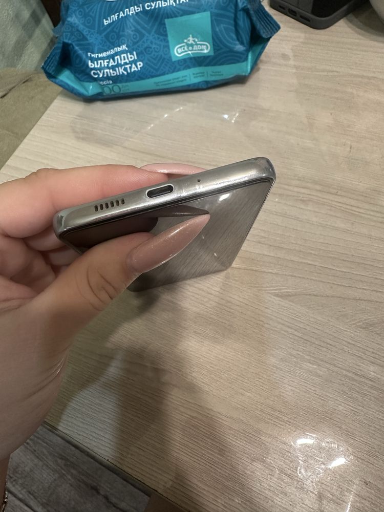 Продам Samsung A73 5G