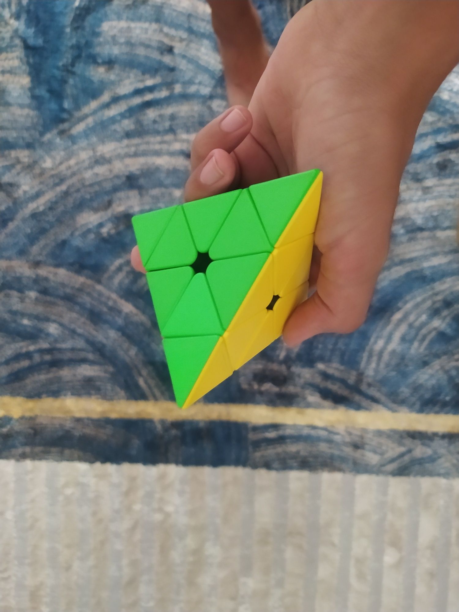 Kubik Rubiklar har xil