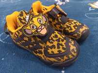 Нови маратонки Adidas Uk8