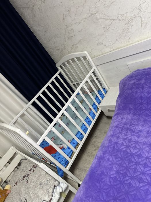 Продам детскую кроватку большую за 40000 маленькую 30000 торг