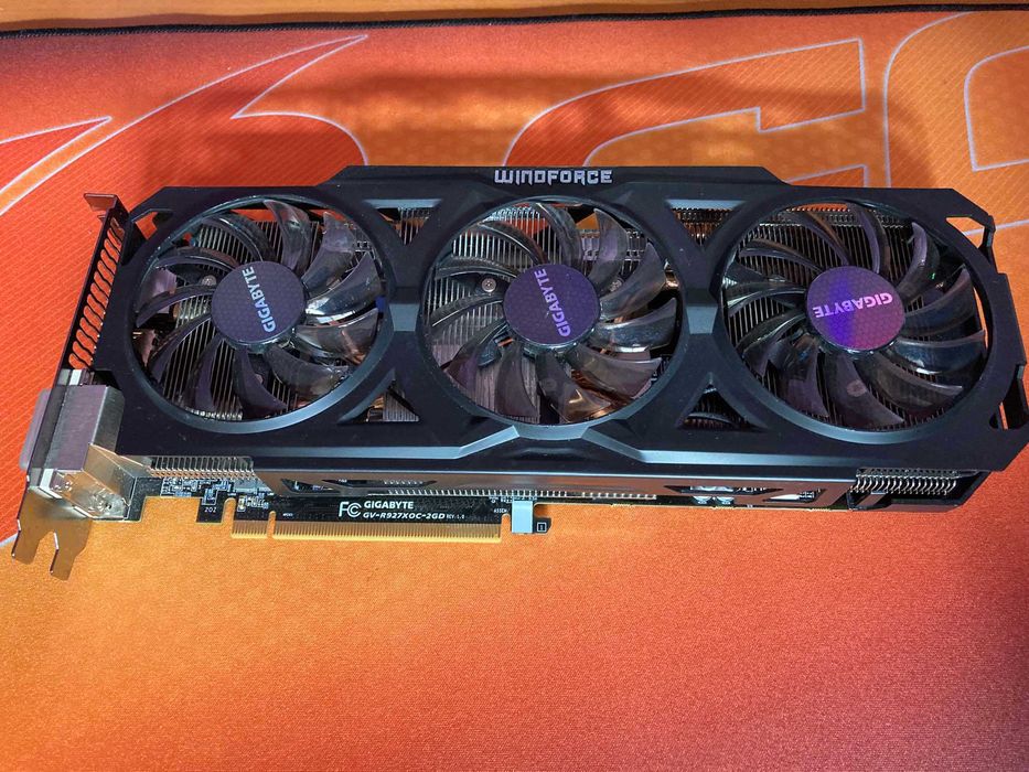 Видео карта GIGABYTE AMD RADEON R9 270X OC windforce 2GB/256 BIT GDDR5