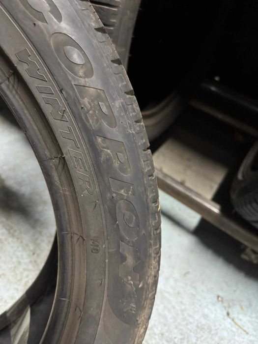 Vand cauciuri Pirelli Scorpion iarna