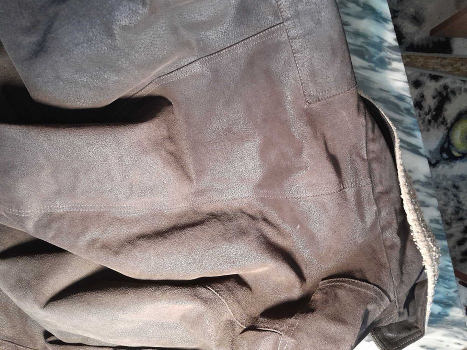 Продавам мъжко кожено яке с подплата