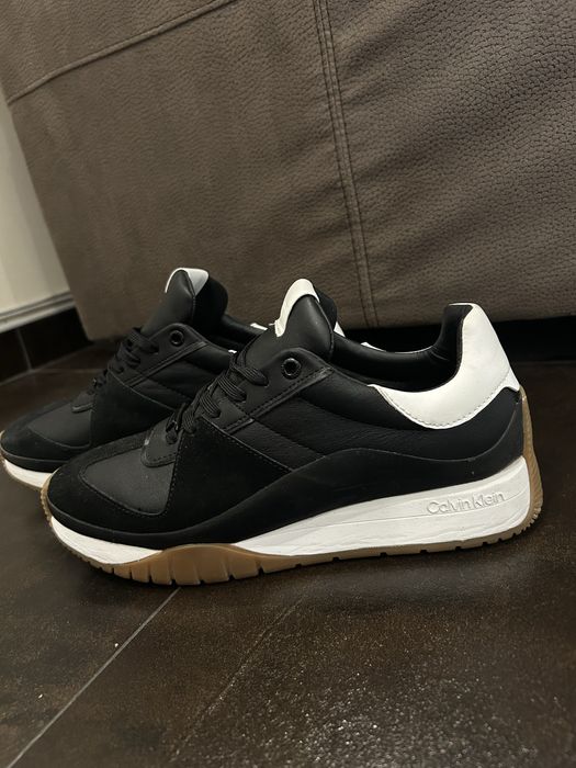 Чисто нови маратонки Calvin Klein