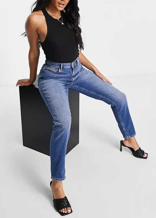 Blugi mom talie inalta model clepsidra Asos