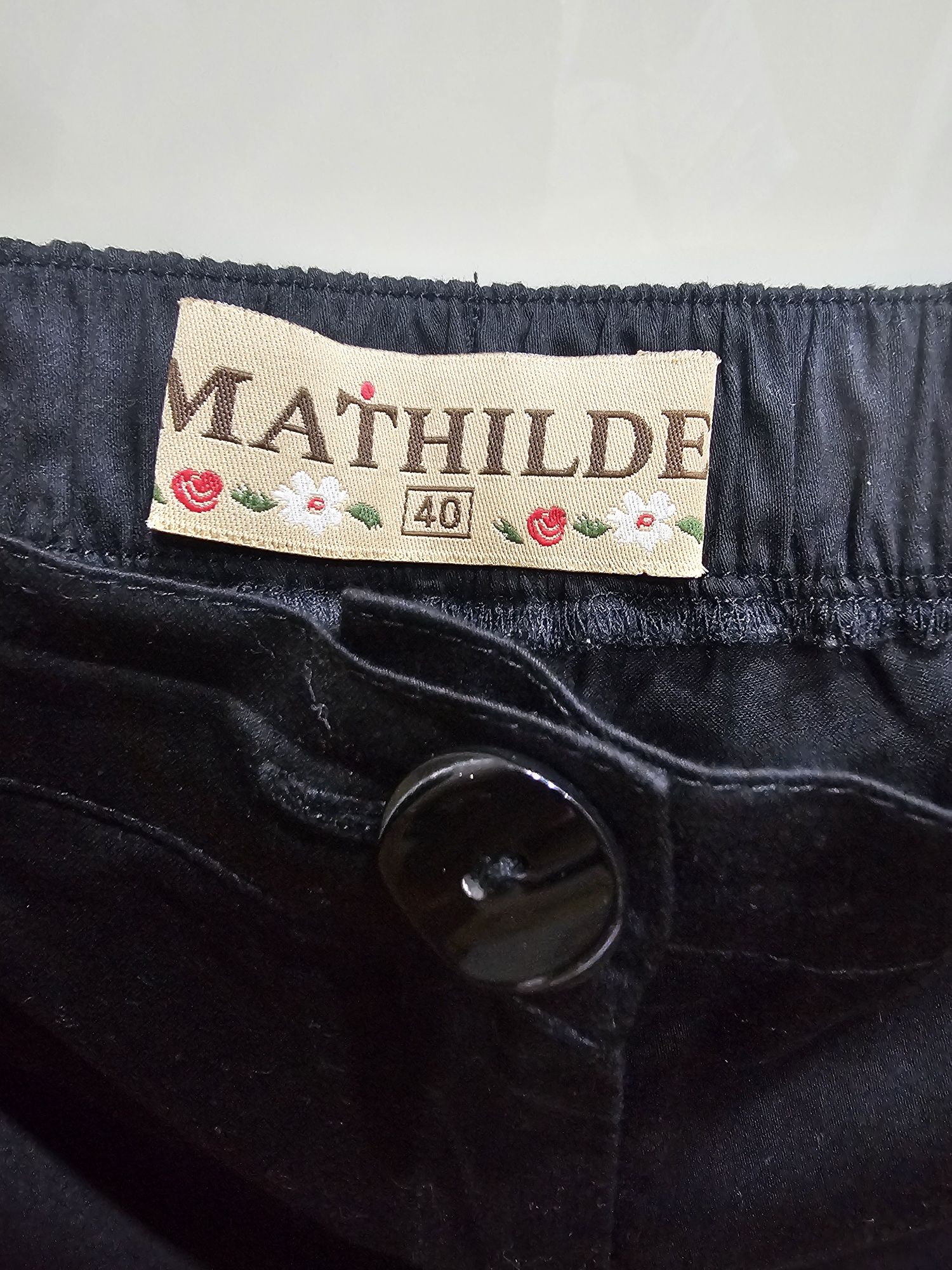 Pantaloni Matilde si bluza Nissa