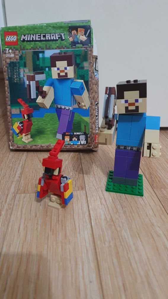 Lego Minecraft, Steve Minecraft BigFig cu papagal