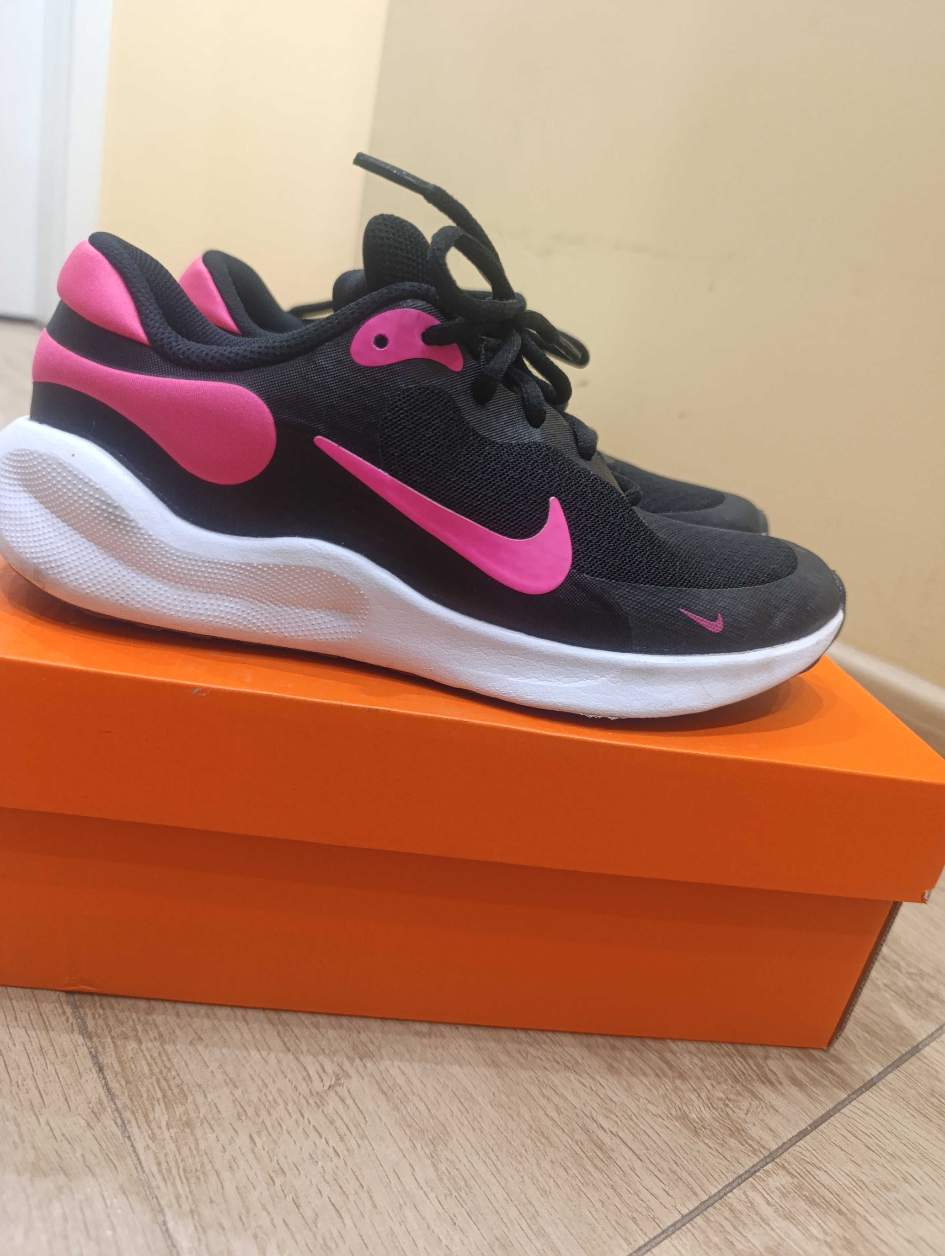 Дамски маратонки nike