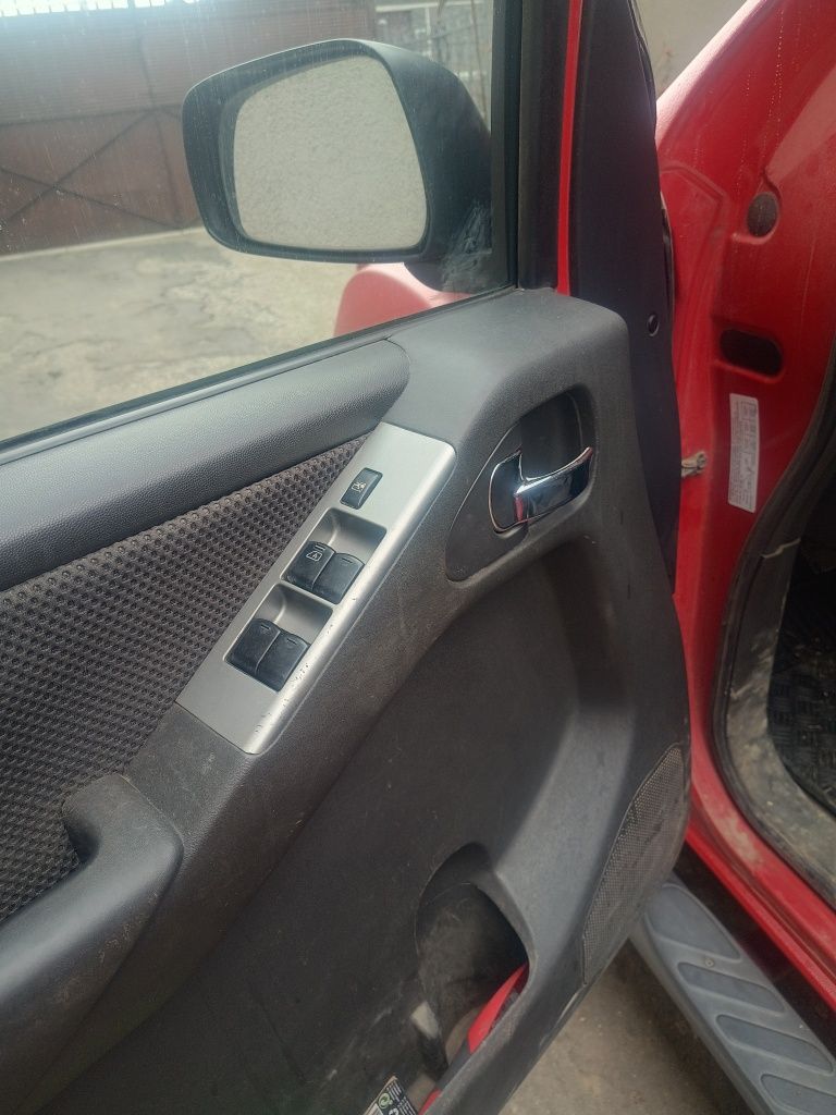 Nisan Navara an fab.2006 ,motor 2500.