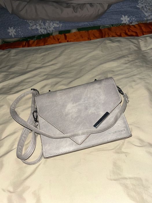 Цена договорная. Можете написать. Звонок не придет мне.