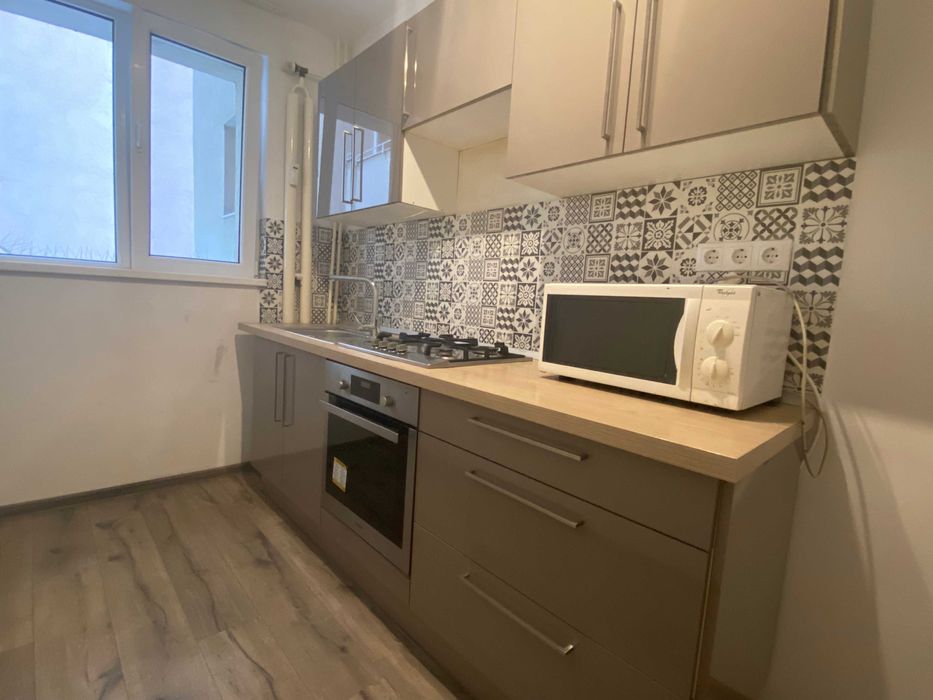 Dau in chirie apartament 2 camere, etaj 7, Sovata, cu vedere spre mal