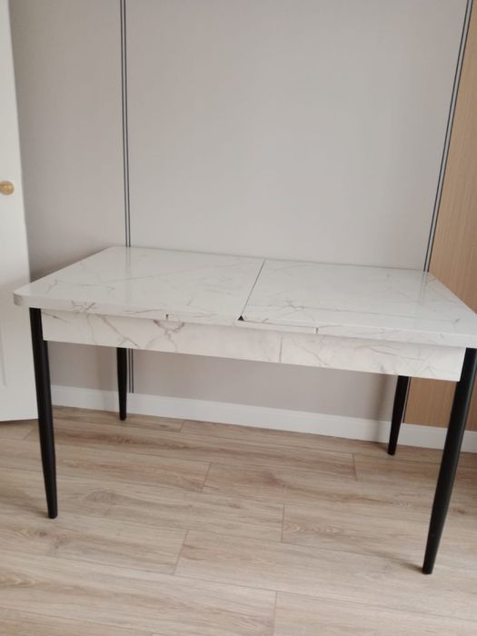 Продам абсолютно новый стол