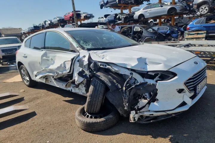 capota haion  portbagaj far stanga dreapta prag praguri fuzeta etrier brat Ford Focus 4 2021 motor 1.5tdci ZTDA dezmembrez usa