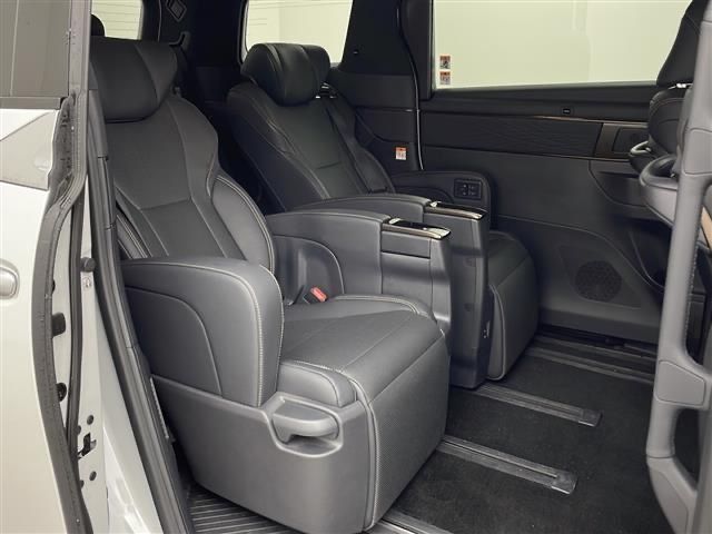 Toyota Alphard Exclusive