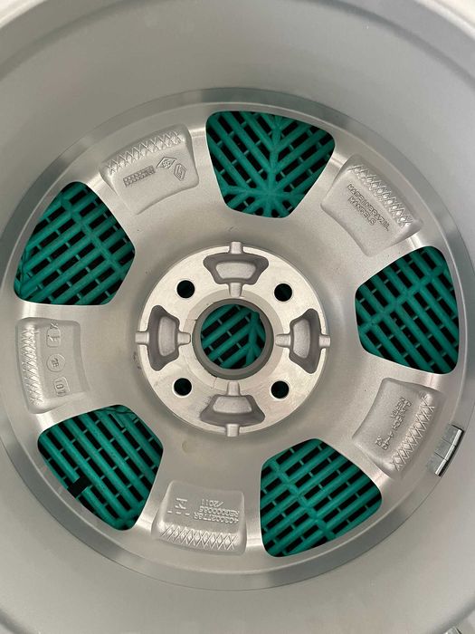 Jante noi cu anvelope noi vara 195 65 R15 Logan Sandero Dokker Clio