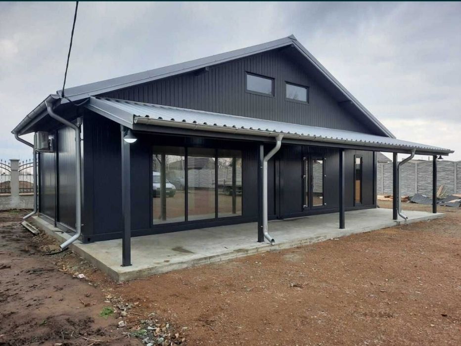 Case pe structură metalică