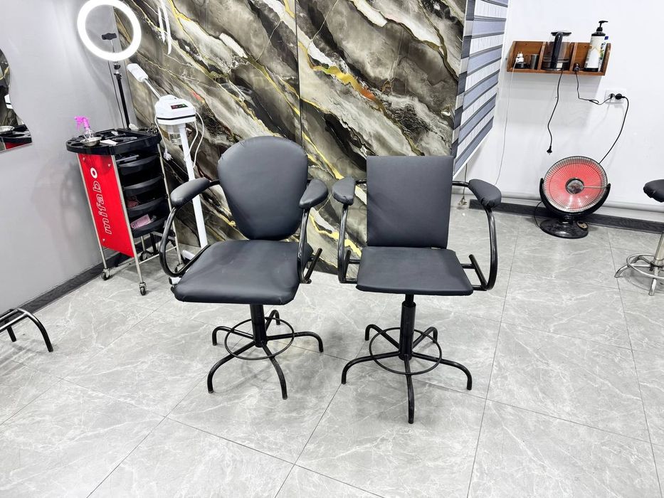 Sartaroshxonaga 2 ta kreslo