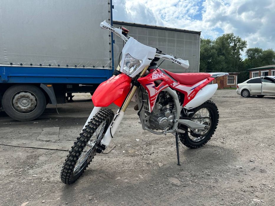 Мотоцыкл эндуро.