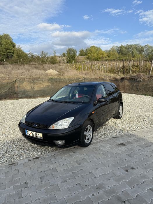 Vând Ford Focus 1.8