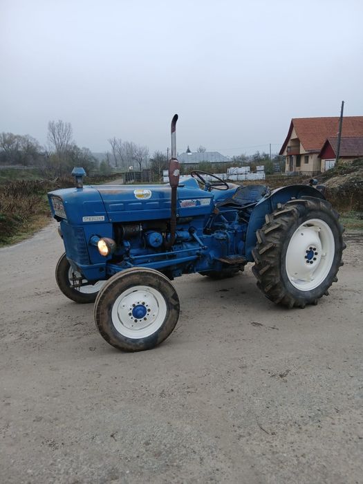 Tractor ford 2000(recent adus in tara)
