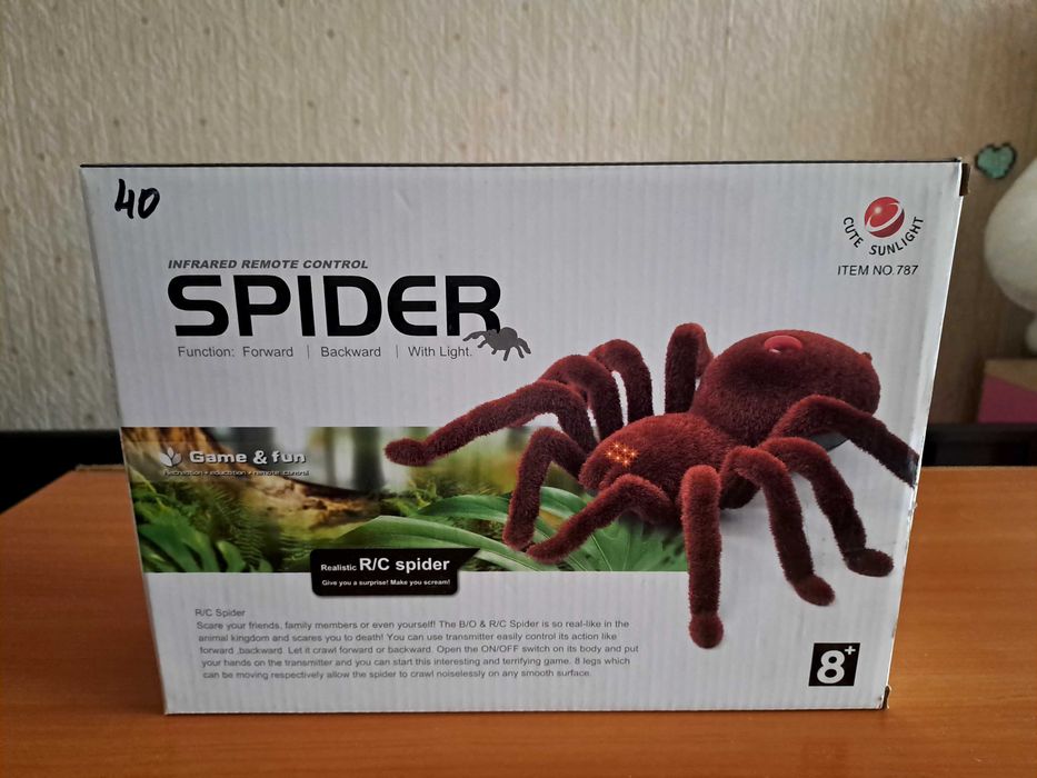 Игрушка паук на пульте управления