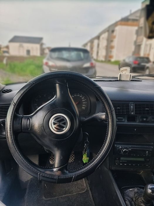 Vând golf 4 1.6 16V