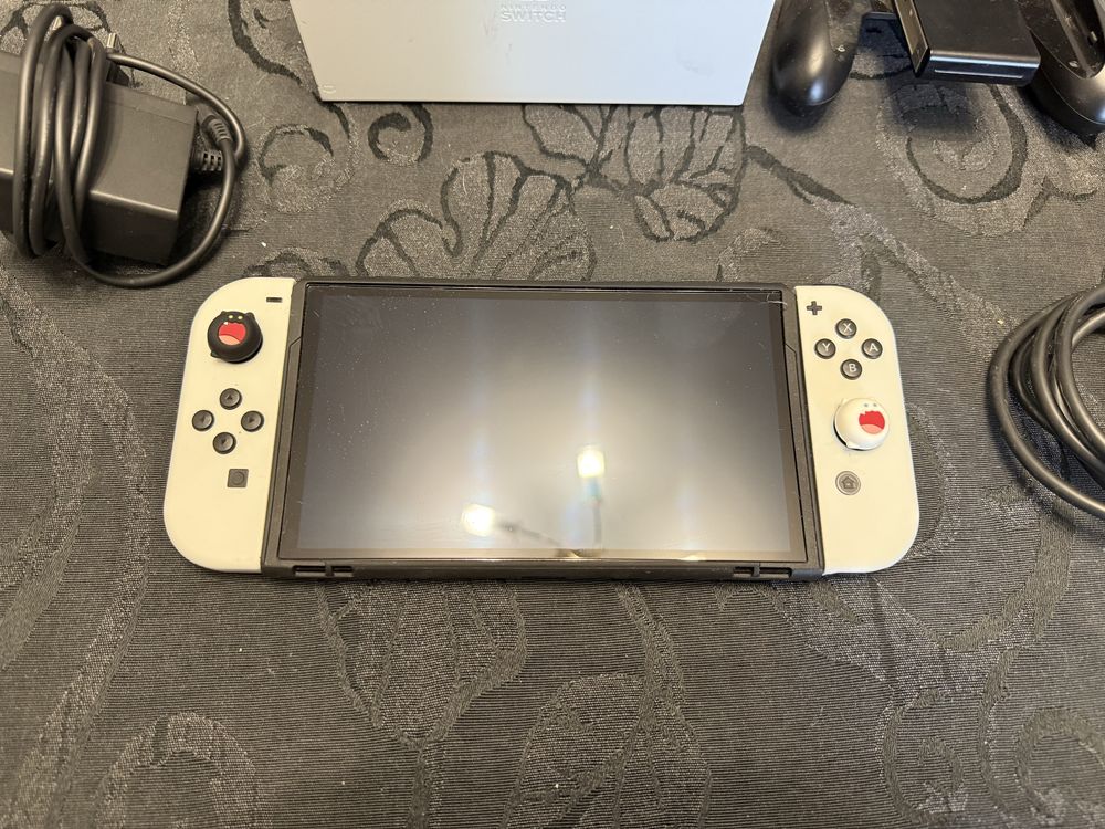 Nintendo Switch Oled - бял