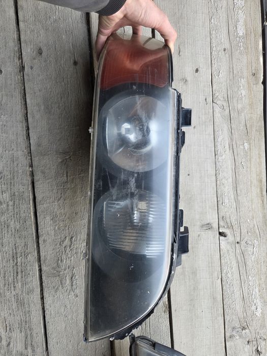 Продам передние Фары на BMW e39