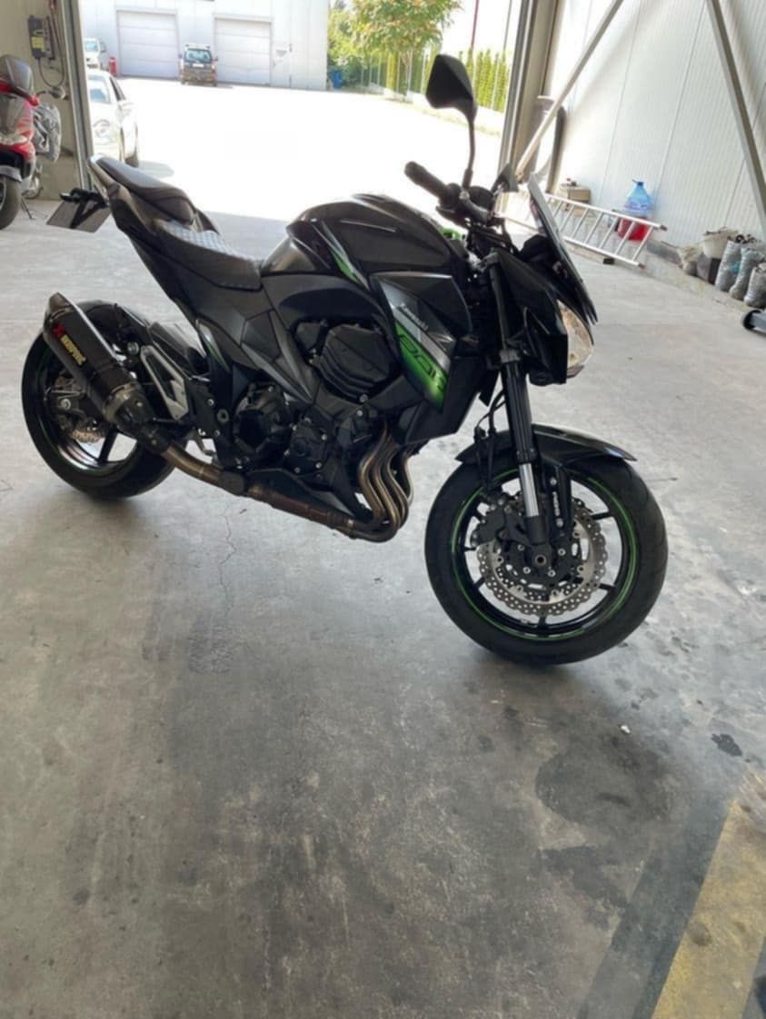 Продаяам Kawasaki Z800