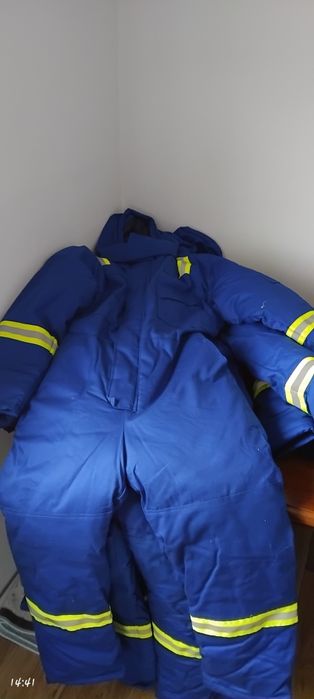 Продается зимние комбезы