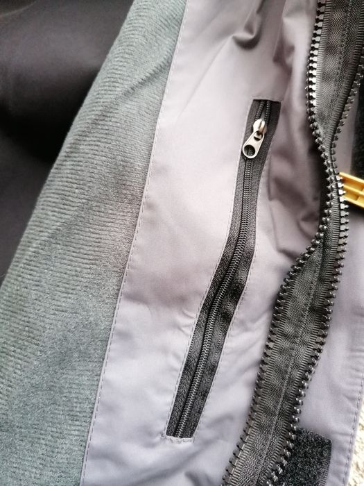 Продавам ново синьо яке 2 в 1 зимно (пролет - есен)  Columbia